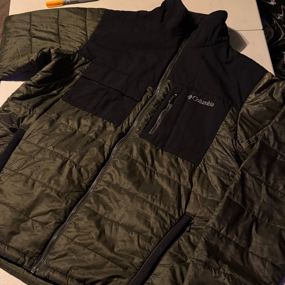 Columbia Black and Olive Quilted Jacket Puffer Coat Heat Gear women’s size large